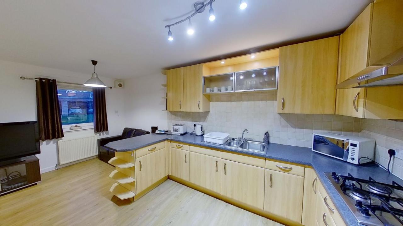 אברדין Orange Town House - Shaw Road, Only 6 Minutes To City Centre מראה חיצוני תמונה